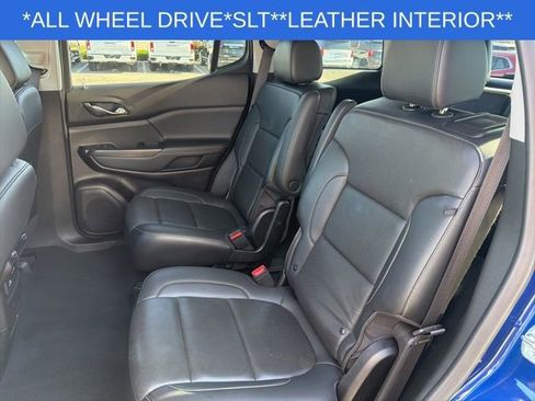 Used 2023 GMC Acadia SLT image 17