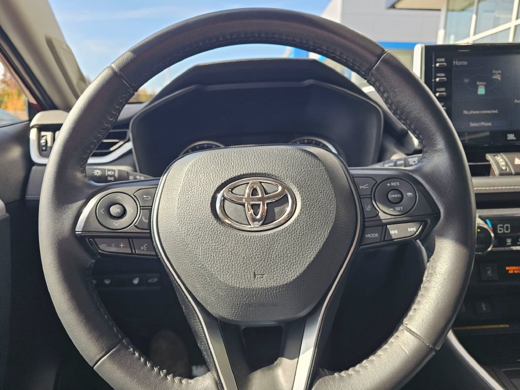 Used 2021 Toyota RAV4 XLE Premium AWD/4WD image 25