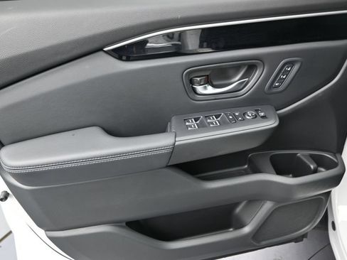 Used 2024 Honda Pilot EX-L image 10