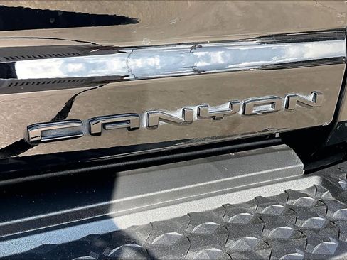 Certified 2023 GMC Canyon Denali w/ Denali Black Edition image 30