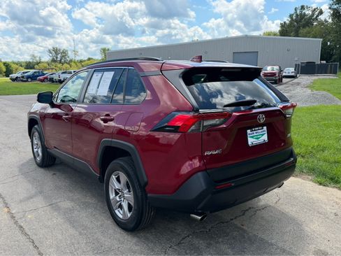 Used 2022 Toyota RAV4 XLE FWD image 7