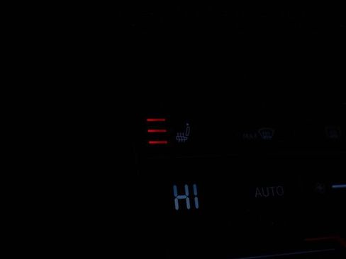 Used 2024 Volkswagen Tiguan SE image 22