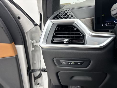 New 2026 BMW X5 xDrive50e w/ Executive Package image 31