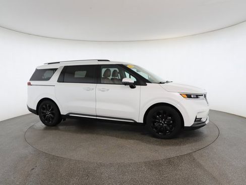 Used 2024 Kia Carnival SX image 24