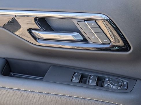 Used 2025 Chevrolet Tahoe Premier image 24