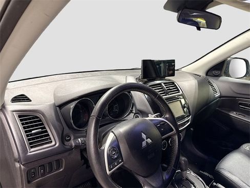 Used 2015 Mitsubishi Outlander Sport SE image 6
