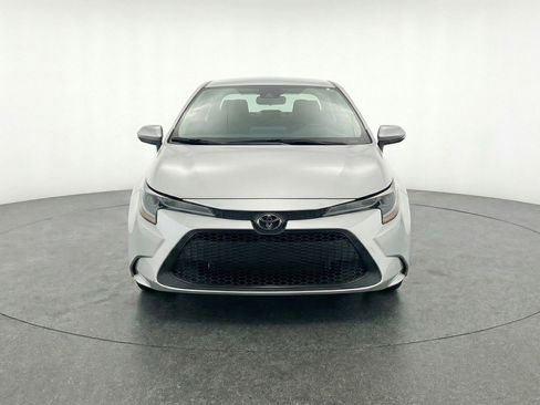 Used 2025 Toyota Corolla LE FWD image 2