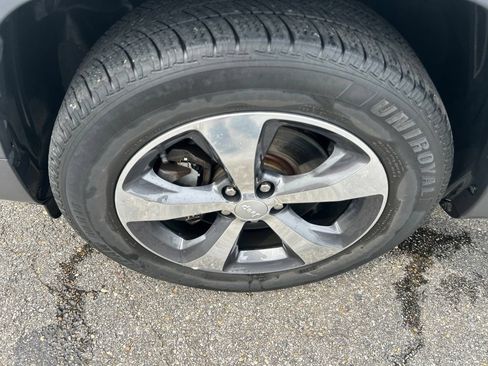 Used 2019 Jeep Cherokee Limited AWD/4WD image 9