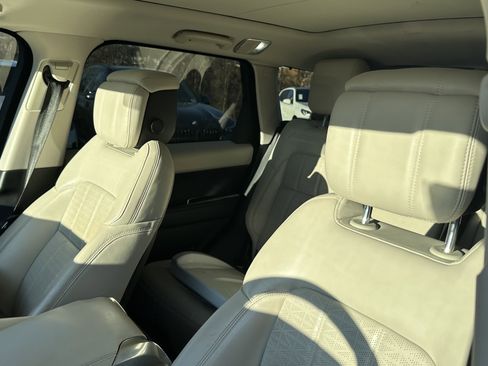 Used 2018 Land Rover Range Rover Sport HSE Dynamic image 17