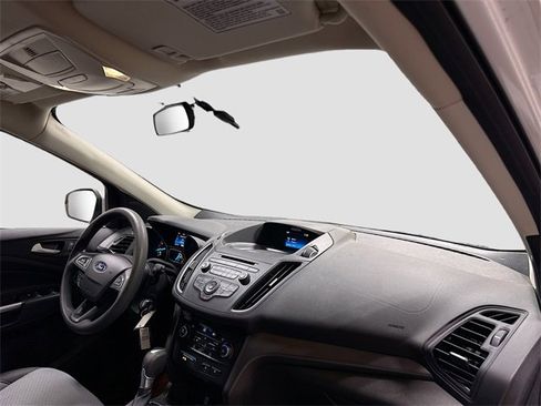 Used 2017 Ford Escape SE image 24