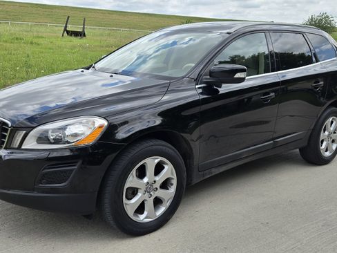 Used 2013 Volvo XC60 3.2 Premier Plus FWD image 3