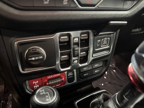 Used 2025 Jeep Wrangler Unlimited Sport AWD/4WD image 20