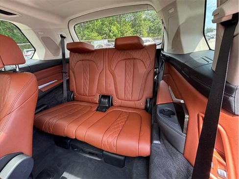 Used 2019 BMW X7 xDrive50i w/ Premium Package AWD/4WD image 49