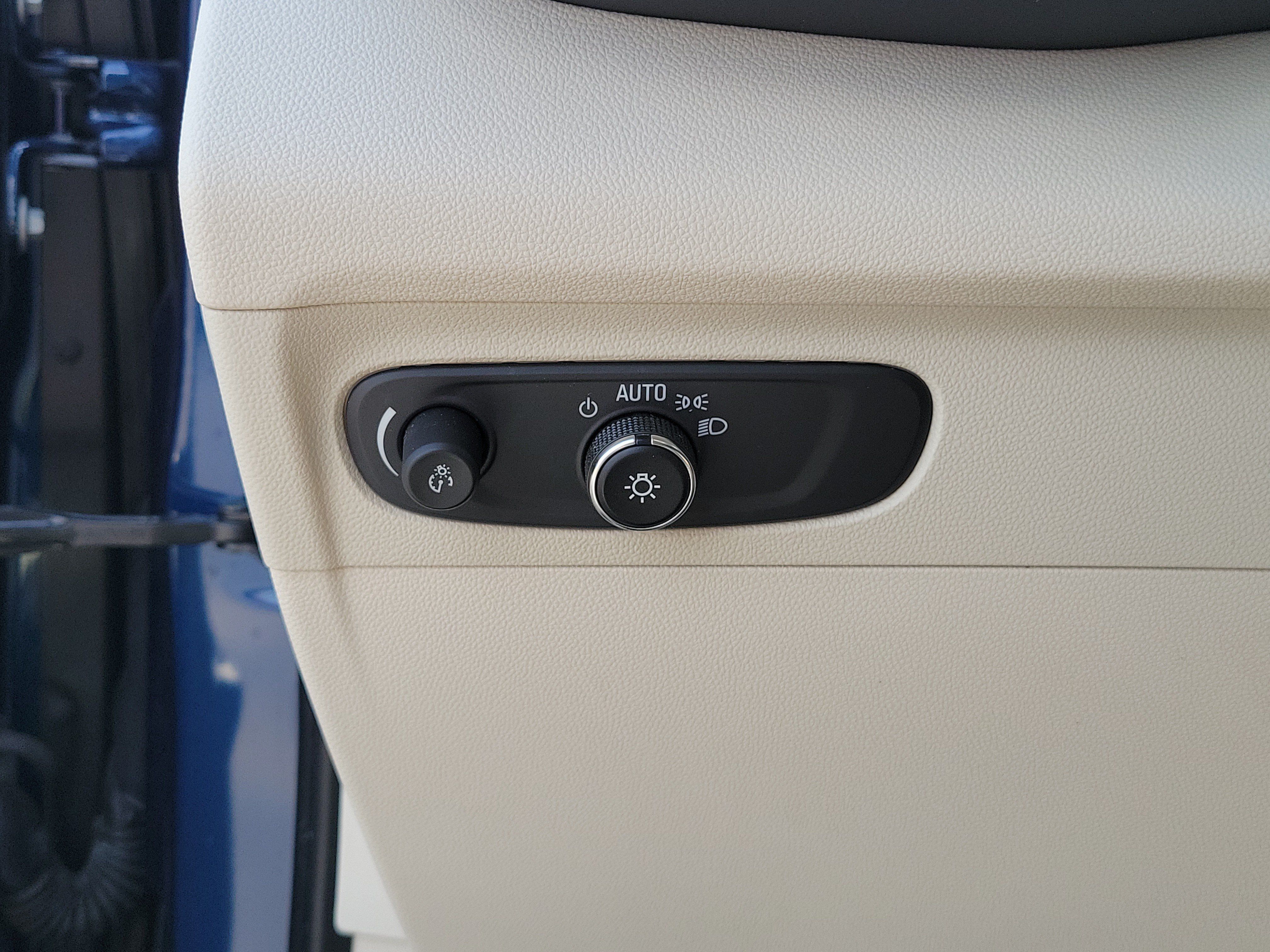Used 2023 Buick Envision Preferred FWD image 21