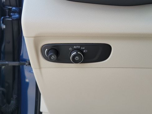 Used 2023 Buick Envision Preferred FWD image 21