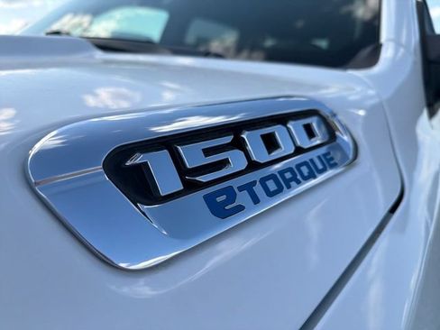 New 2026 RAM 1500 Laramie AWD/4WD image 9