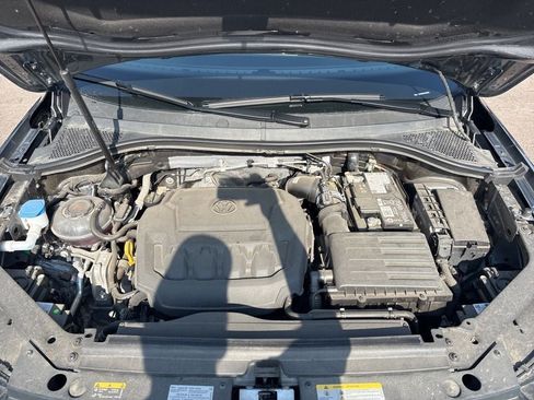Used 2024 Volkswagen Tiguan SE w/ Panoramic Sunroof Package AWD/4WD image 30