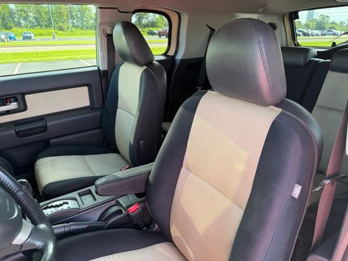 Used 2010 Toyota FJ Cruiser 4WD image 13