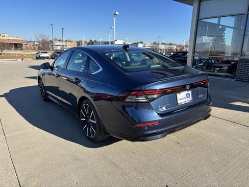 Used 2025 Honda Accord Touring image 7