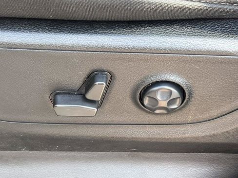 Used 2021 RAM 1500 Big Horn AWD/4WD image 17