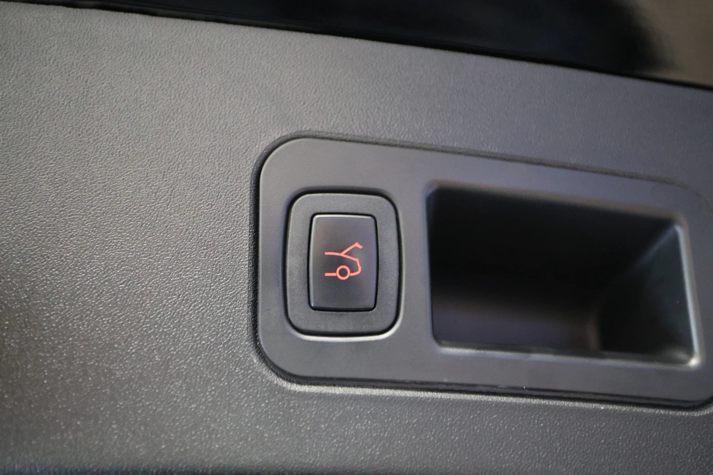Used 2015 Tesla Model S 85 RWD image 50