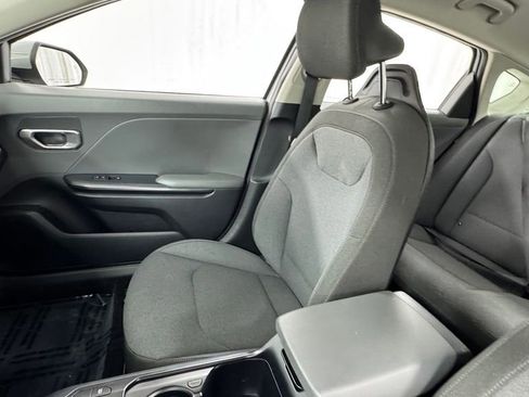 Used 2025 Kia K4 FWD image 13