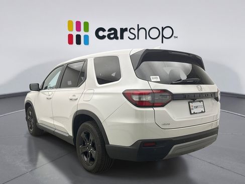 Used 2025 Honda Pilot EX-L image 3