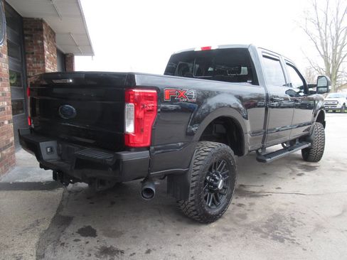 Used 2019 Ford F350 Lariat image 14