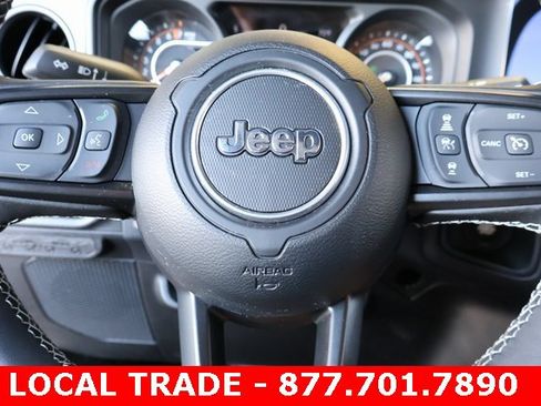 Used 2025 Jeep Gladiator Willys image 20