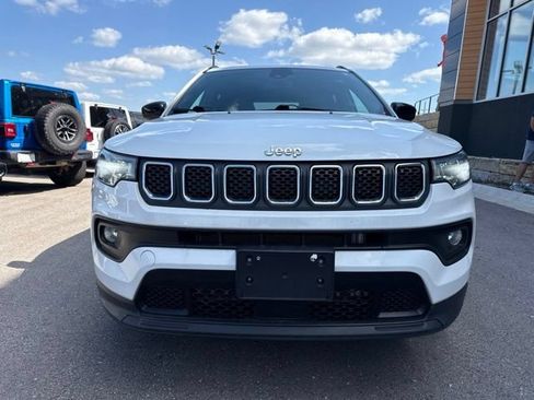 Used 2023 Jeep Compass Latitude AWD/4WD image 9