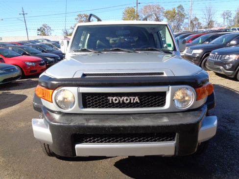 Used 2007 Toyota FJ Cruiser 2WD image 2