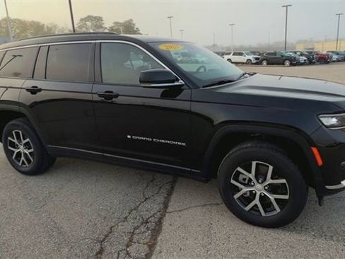 Used 2025 Jeep Grand Cherokee L Limited image 34