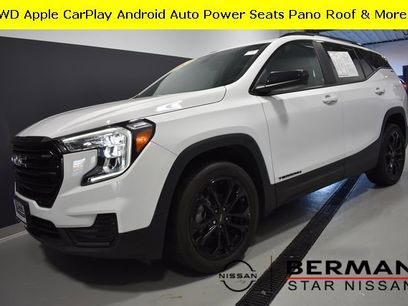 Used 2022 GMC Terrain SLE w/ Driver Convenience Package
