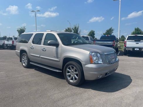 Used 2007 GMC Yukon XL Denali AWD/4WD image 1