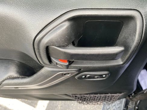 Used 2018 Jeep Wrangler Unlimited Sahara AWD/4WD image 20