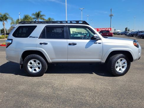 Certified 2020 Toyota 4Runner SR5 Premium image 3