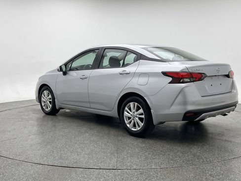 Used 2025 Nissan Versa SV image 6