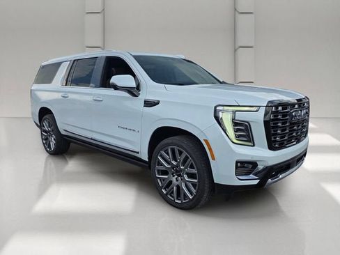 New 2026 GMC Yukon XL Denali Ultimate AWD/4WD image 7