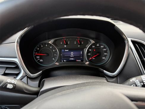 Used 2023 Chevrolet Equinox LT w/ Driver Convenience Package image 16