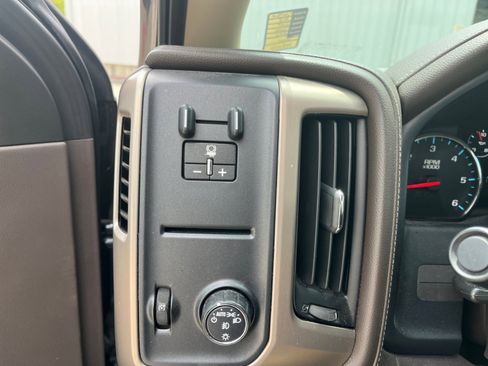 Used 2018 GMC Sierra 1500 Denali RWD image 23