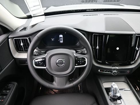 New 2025 Volvo XC60 B5 Plus w/ Protection Package Premier AWD/4WD image 20