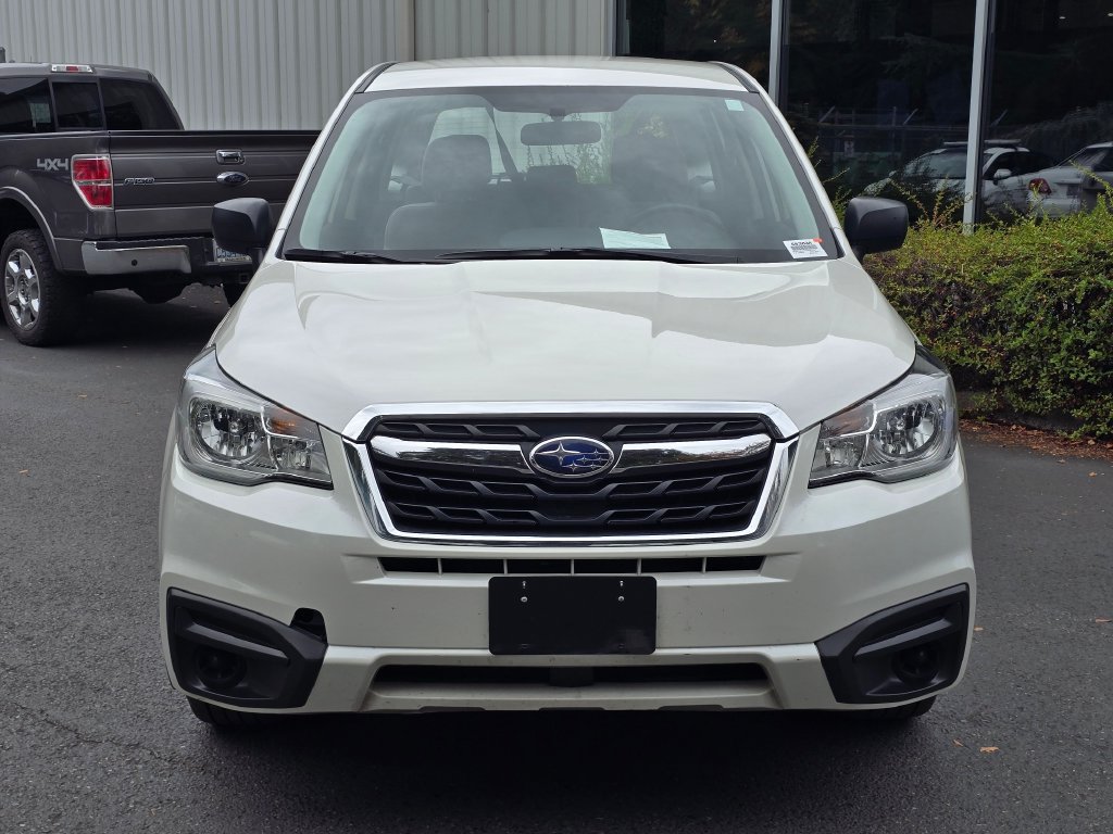 Used 2017 Subaru Forester 2.5i AWD/4WD image 2