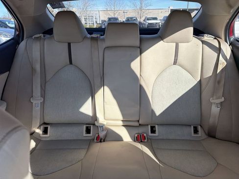 Used 2019 Toyota Camry LE image 27
