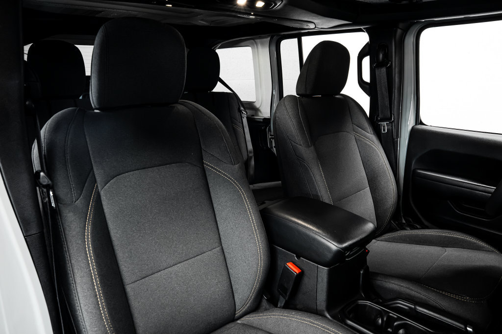 Used 2024 Jeep Wrangler Unlimited AWD/4WD image 32