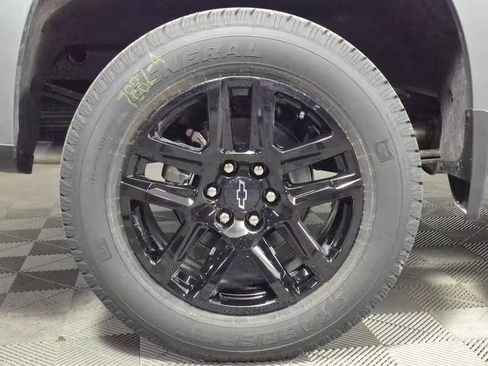 New 2026 Chevrolet Silverado 1500 RST w/ Rally Edition image 13