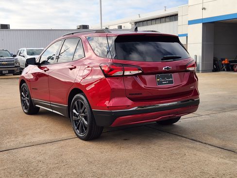 Used 2023 Chevrolet Equinox RS w/ RS Leather Package image 8