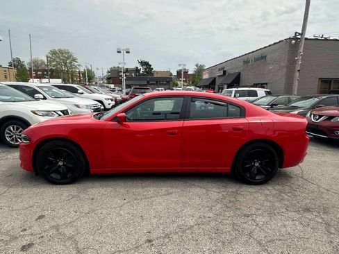 Used 2017 Dodge Charger SXT image 5