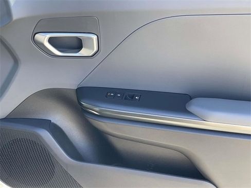 New 2025 Kia K4 LXS image 12