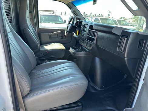 Used 2020 Chevrolet Express 2500 RWD image 25