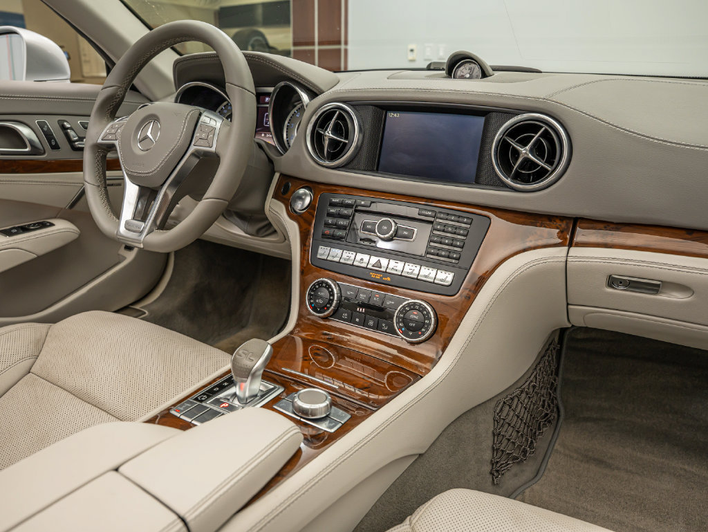 Used 2013 Mercedes-Benz SL 550 image 48